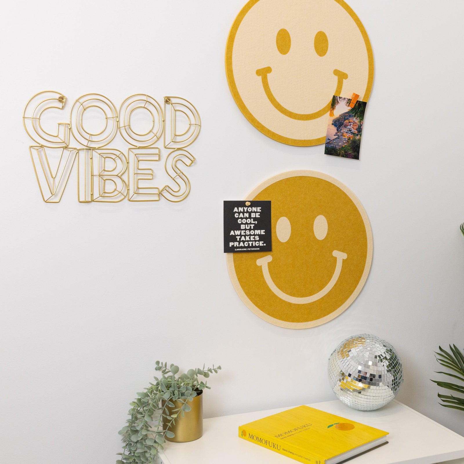 2-piece smiley face ochre