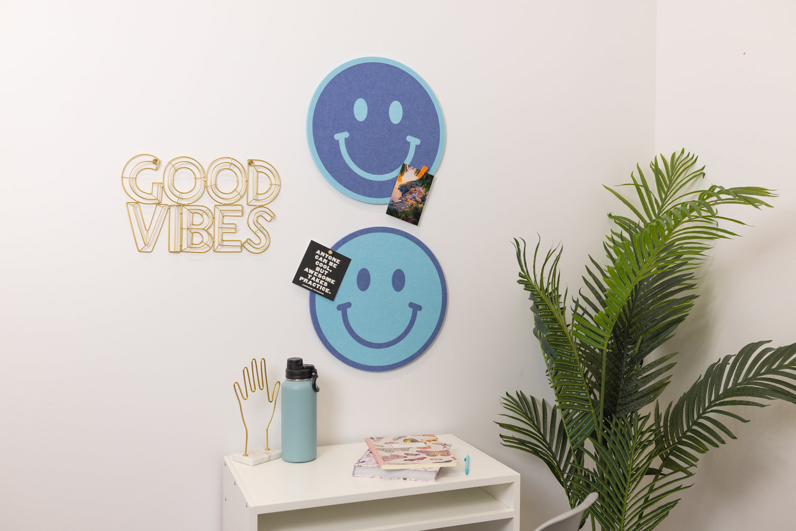 2-piece smiley face blues