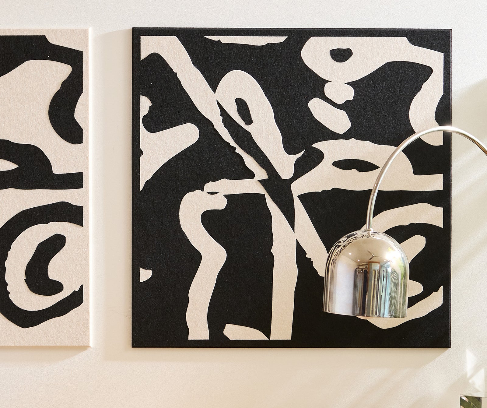 close up of 2-piece Peanuts Scribbles