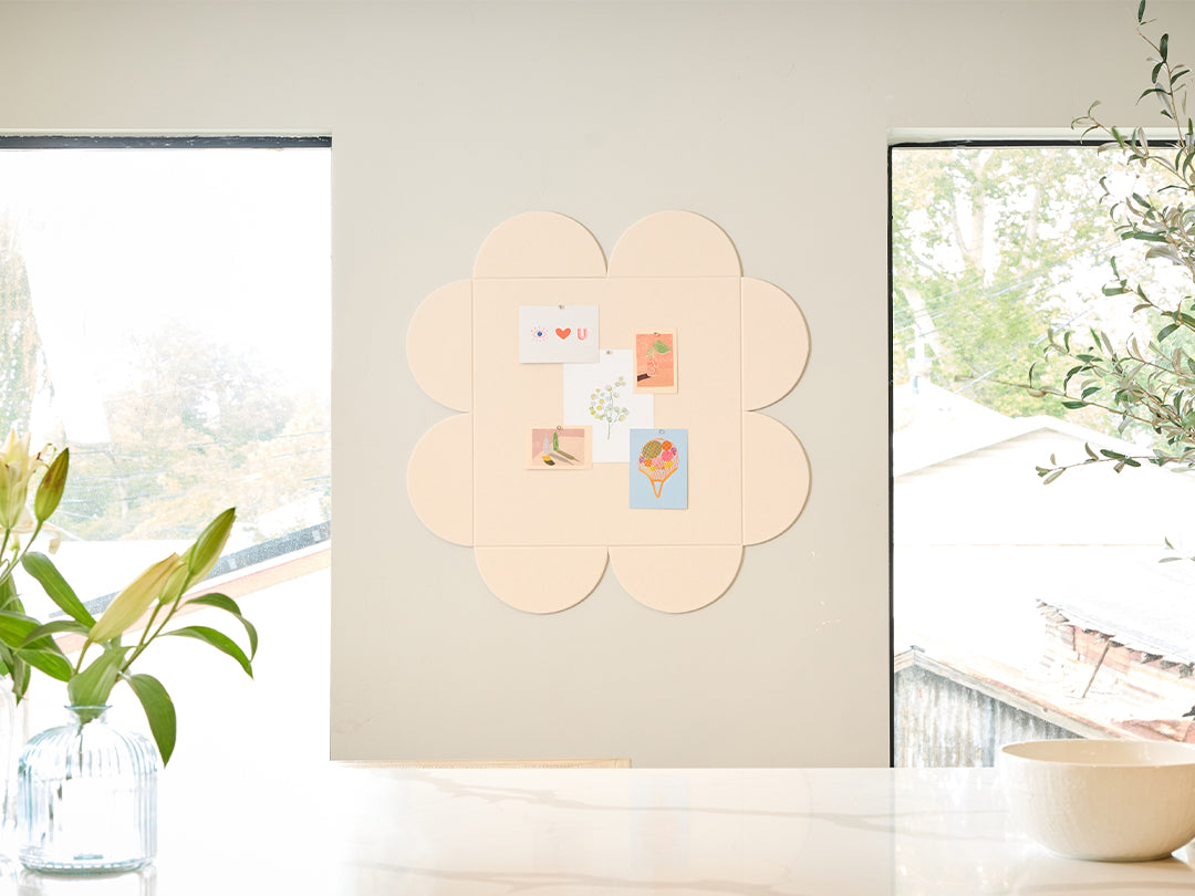 Clover Ivory Pinboard Details