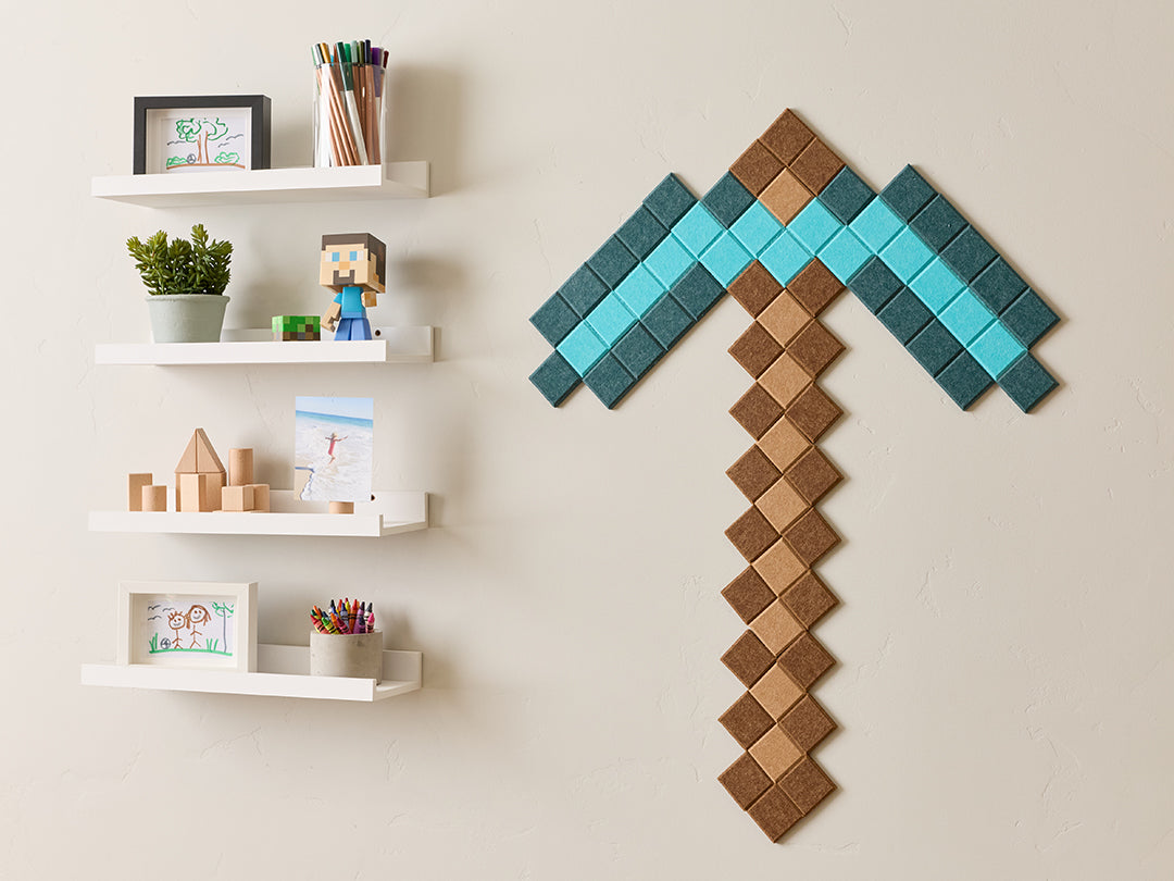 Minecraft™ Diamond Pickaxe details