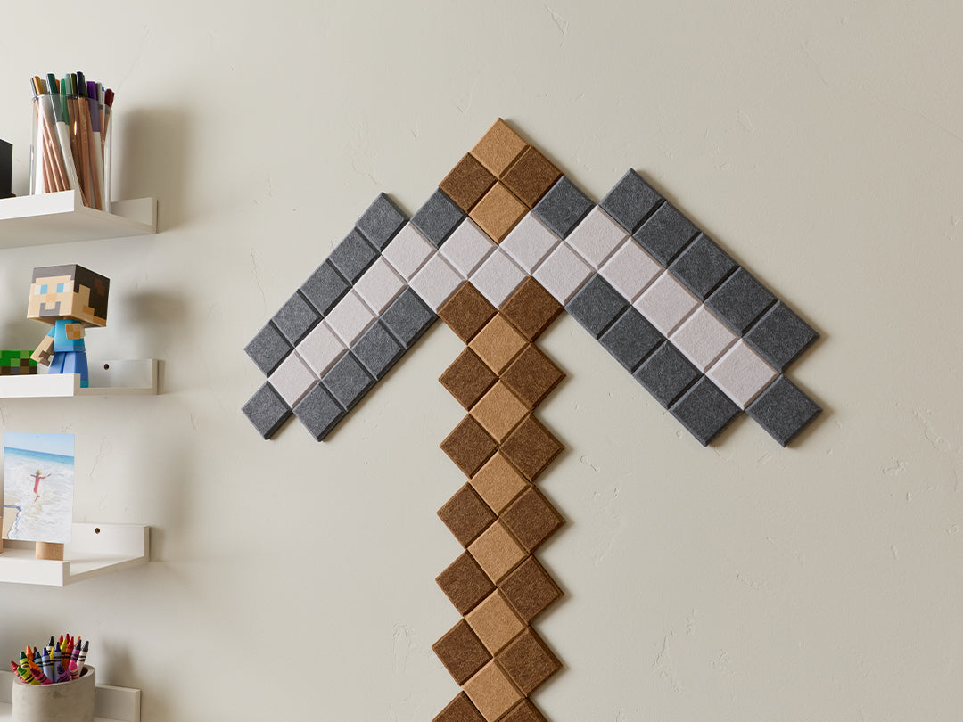 Minecraft™ Iron Pickaxe close-up