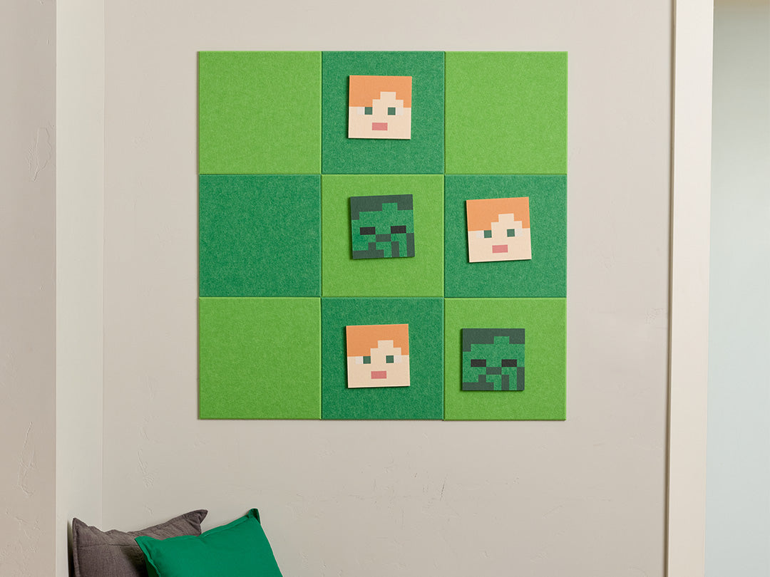 Minecraft™ Alex Tic-Tac-Toe Green on wall