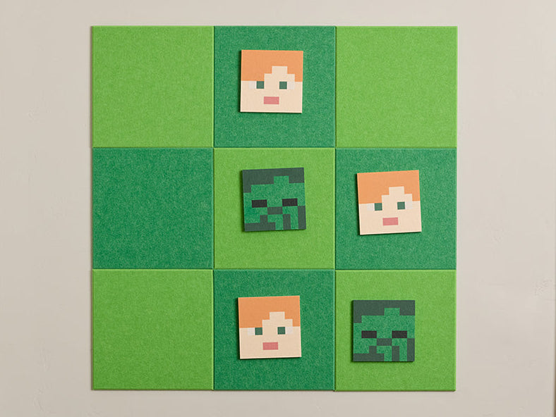 Minecraft™ Alex Tic-Tac-Toe Green close-up