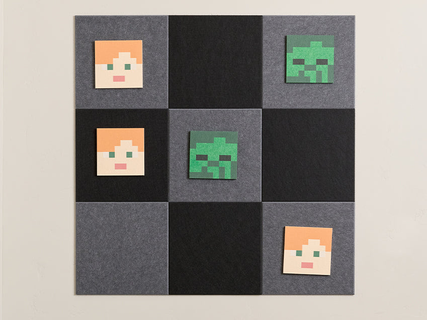 Minecraft™ Alex Tic-Tac-Toe Grey close-up