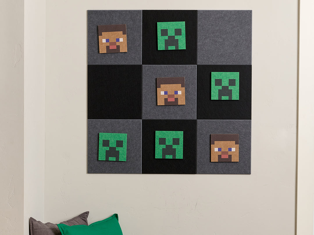 Minecraft™ Steve Tic-Tac-Toe Grey on wall