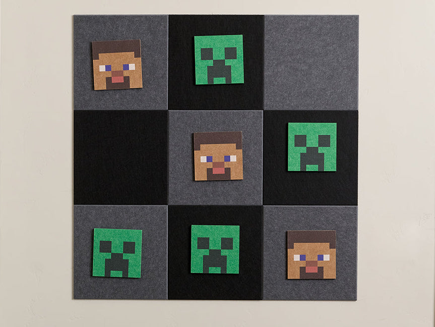 Minecraft™ Steve Tic-Tac-Toe Grey on wall