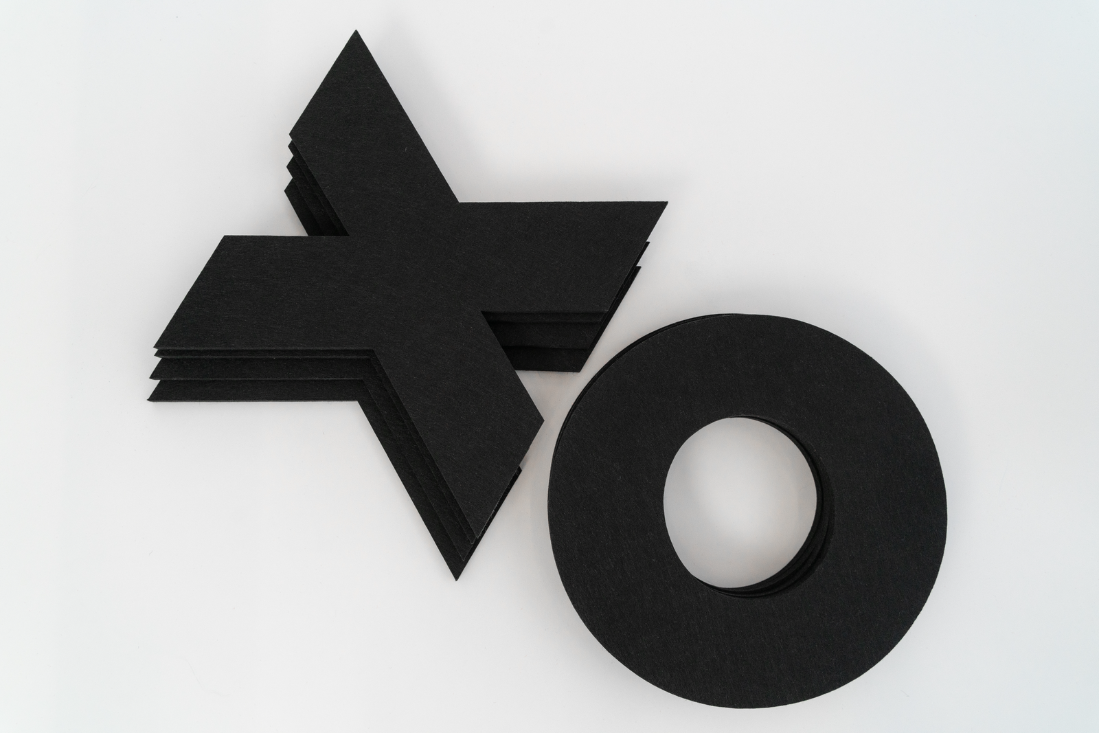 tic-tac-toe pieces