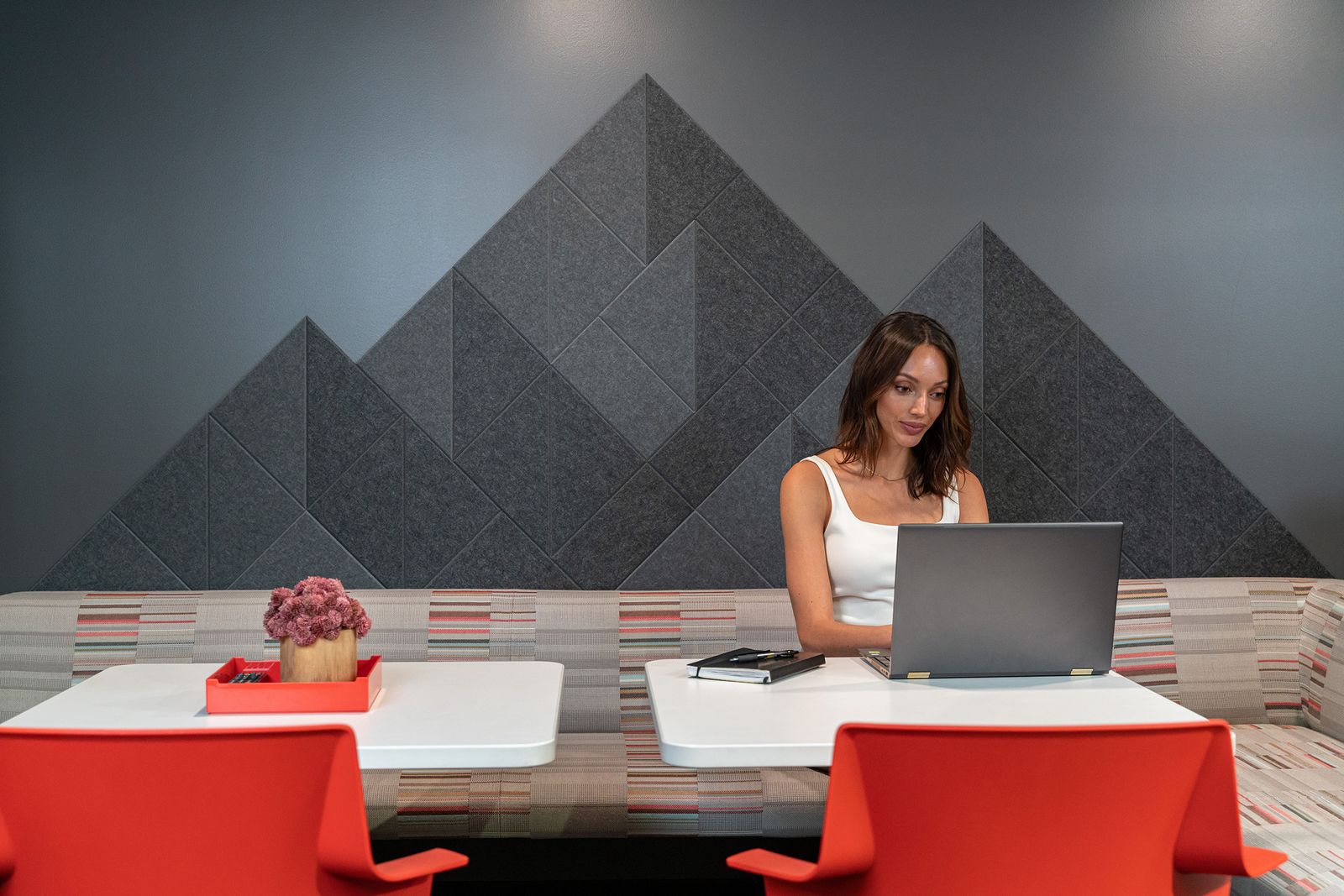 Tonal Shaded Mountain Greys